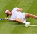 Tsitsipas tự giam ba ngày để đọc sách về Federer
