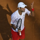 Djokovic lại cãi nhau với trọng tài