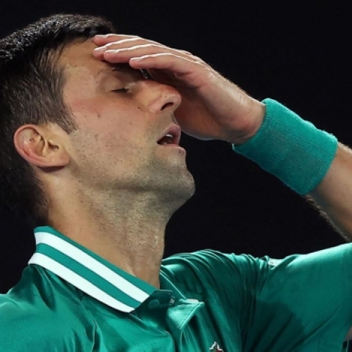 Djokovic bị cấm nhập cảnh Australia ba năm