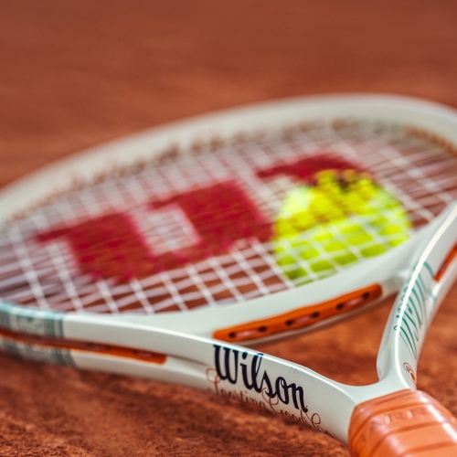 Wilson Clash 100L V3 RG – Cây Vợt Tennis “Cứu Cánh” Cho Người Đau Tay Nhưng Vẫn Muốn Đánh Hay