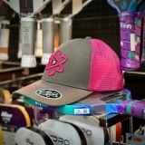 Mũ Proton Atomic Snapback Hat Đen Hồng